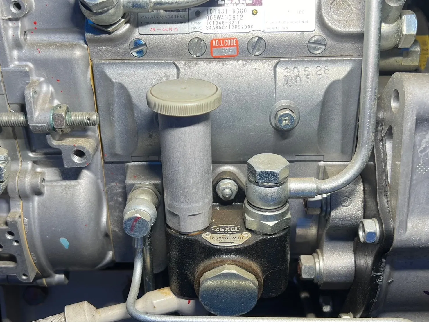 交換前の燃料プライミングポンプ