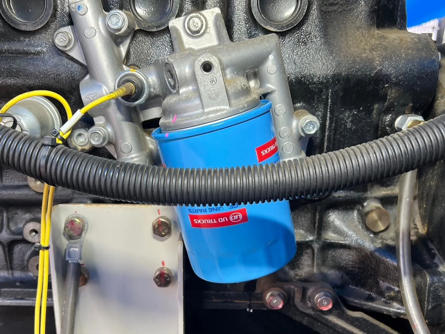 新しく取り付けた潤滑油フィルター