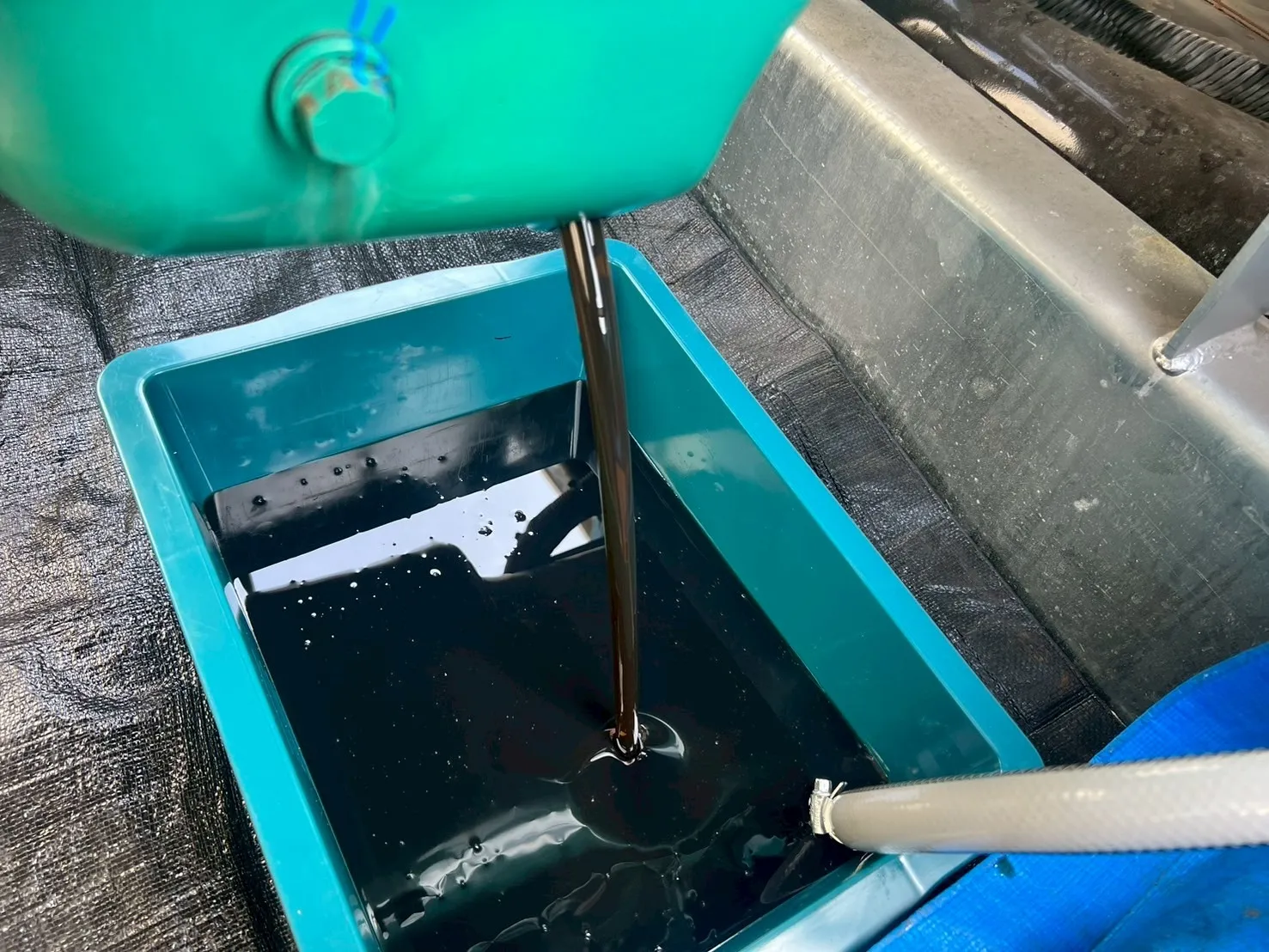 廃油の抜き取り