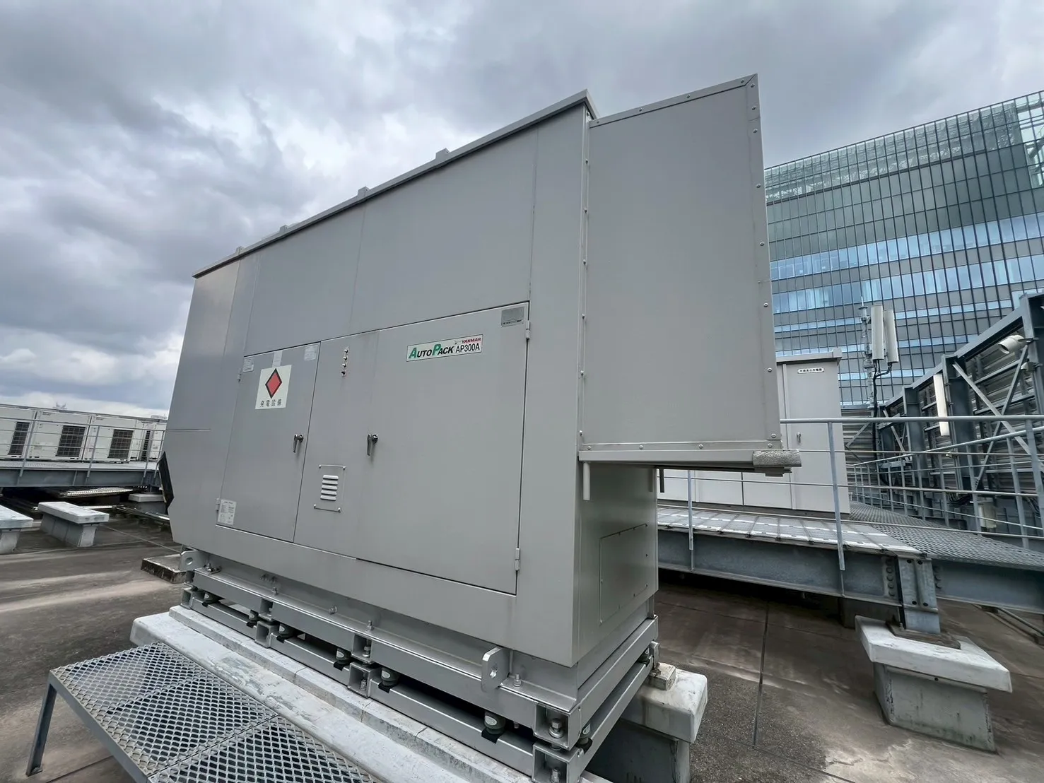 負荷試験を実施した発電機の外観