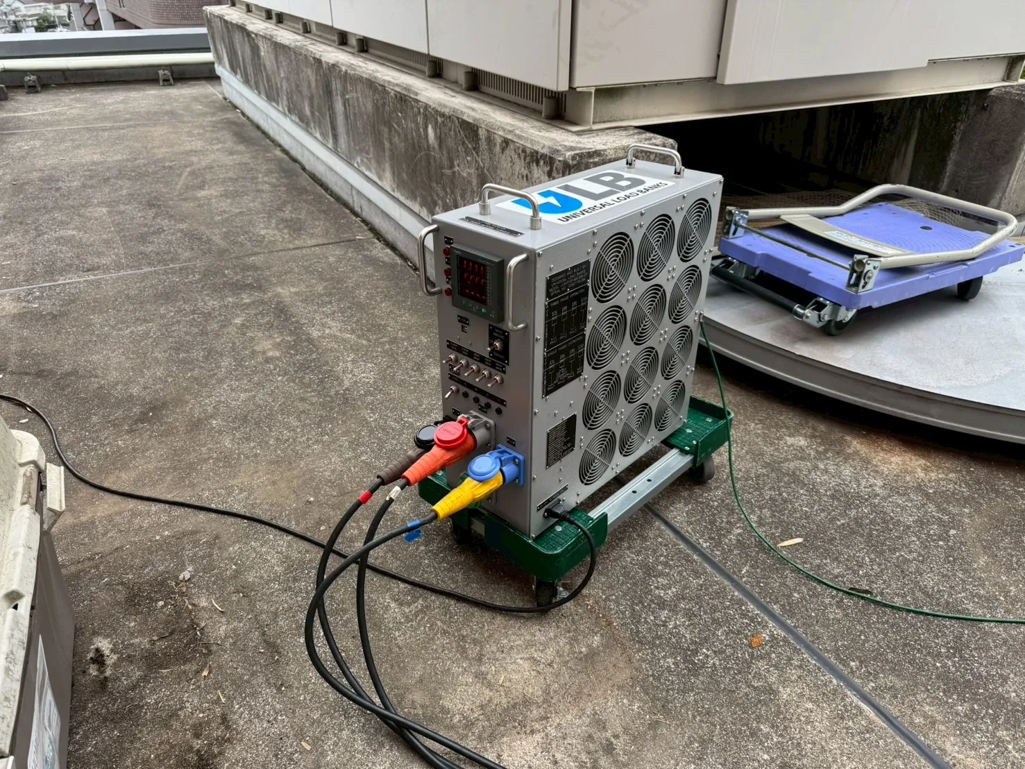 負荷試験で使用する試験機