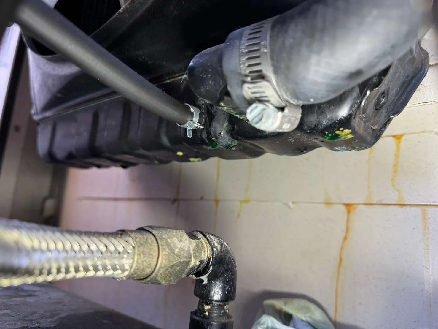 ラジエーターの水漏れ状況