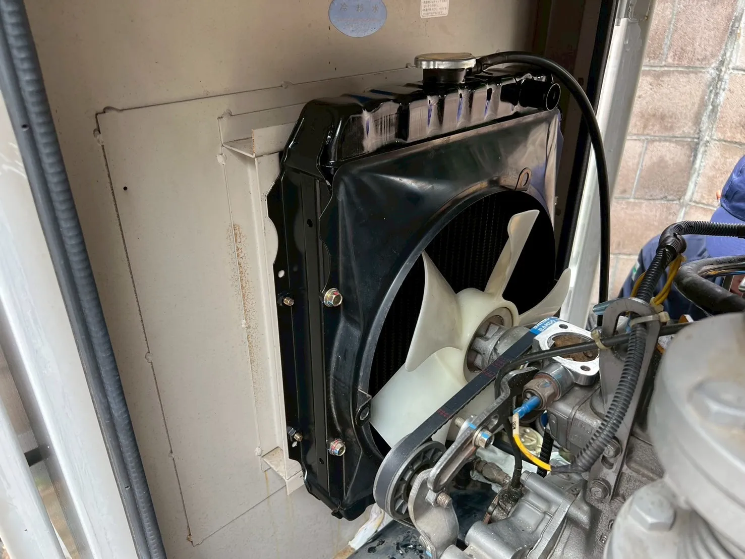 新しいラジエーターの取り付け