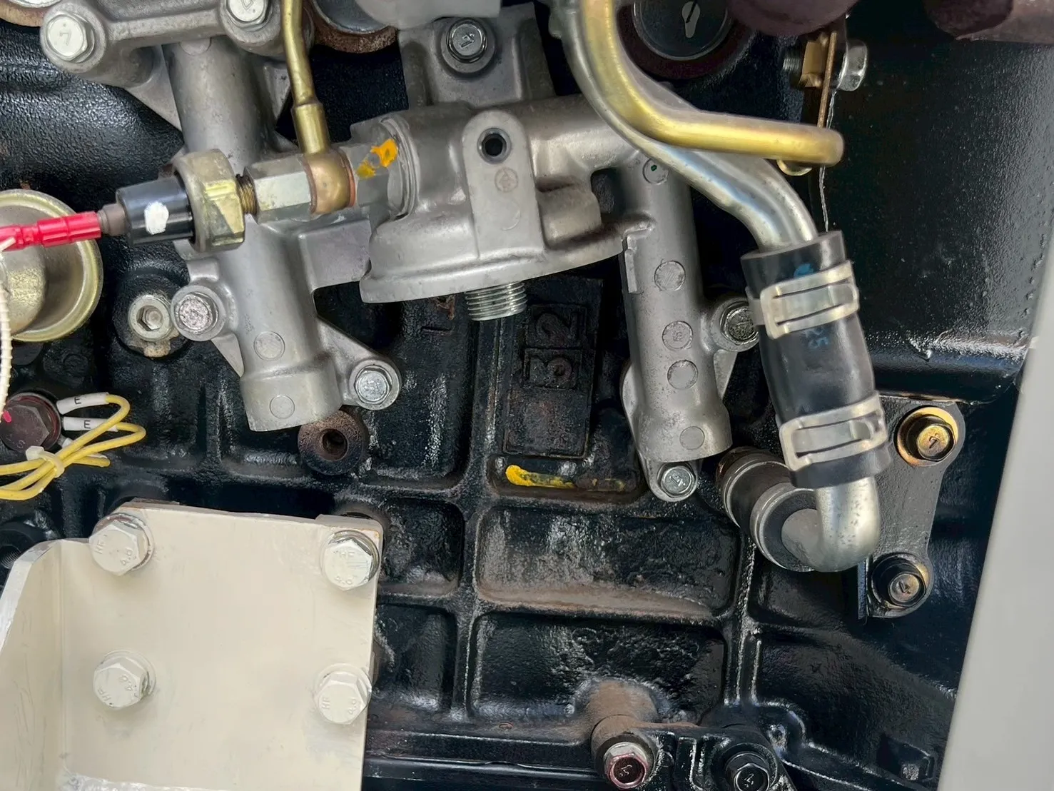 潤滑油フィルターの取り外し