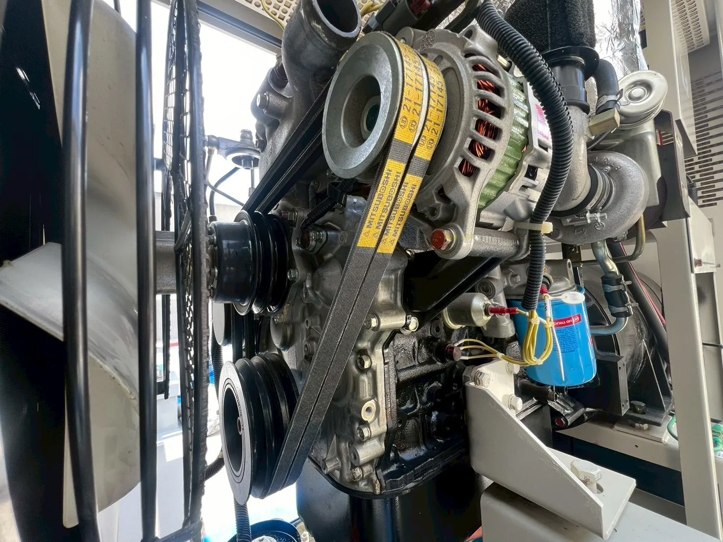 新しく取り付けたVベルト