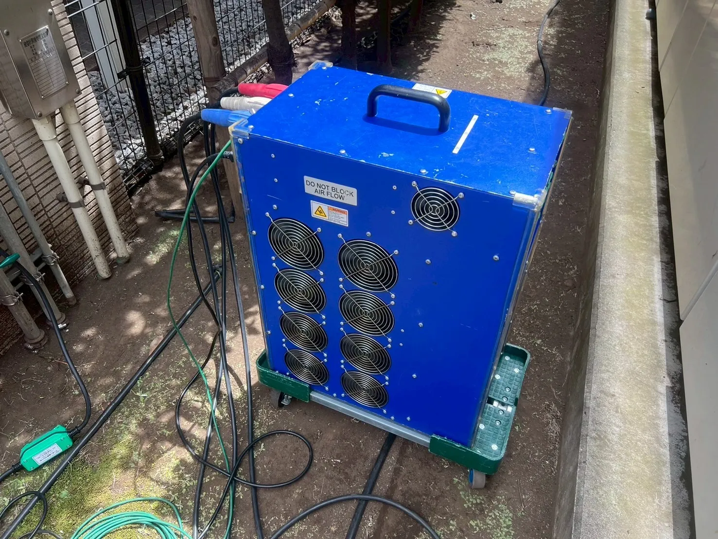 負荷試験で使用する試験機